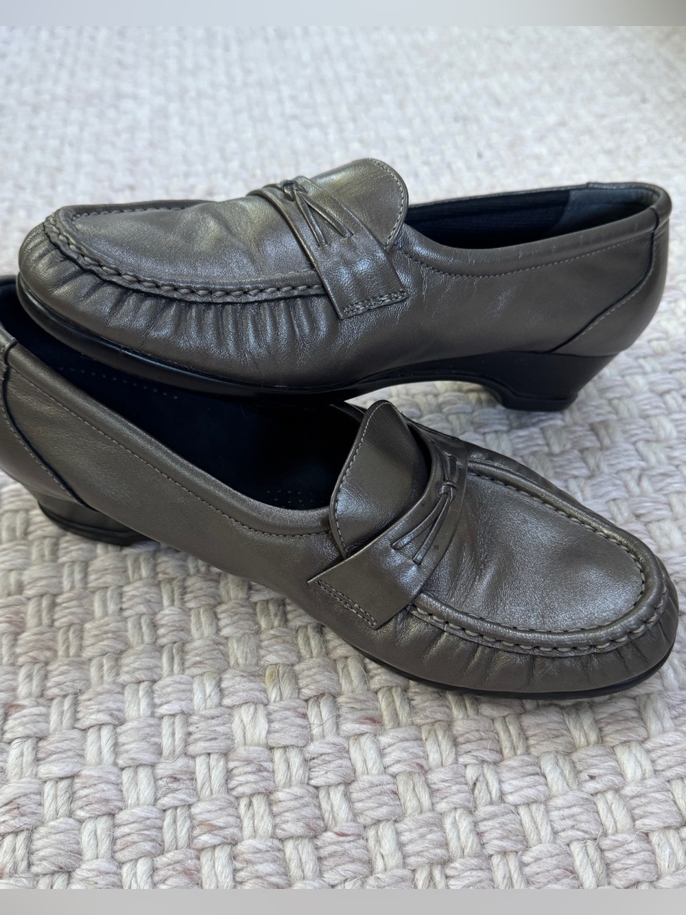 SAS Women's Pewter Easier Leather Slip On Loafer Comfort Cushioned Made USA 7.5M